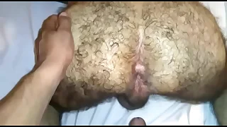 Mariomashot94 en pose de Kamasutra2 ense&ntilde;a culo velludo y frota con los pies a pasivo de Xvideos que se exita y tiene ereccci&ograve;n